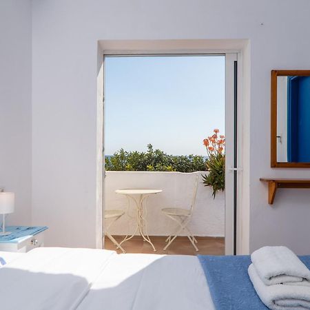 Babis & Popi Rooms And Studios Frangocastelo Exterior photo