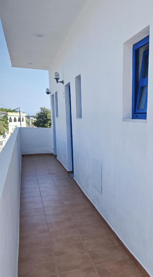 Babis & Popi Rooms And Studios Frangocastelo Exterior photo